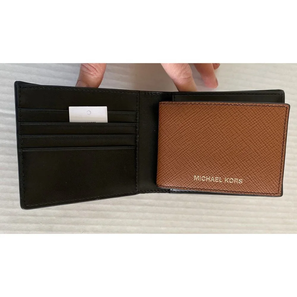 New Michael Kors Harrison Men's Billfold wallet with Passcase Leather Luggage